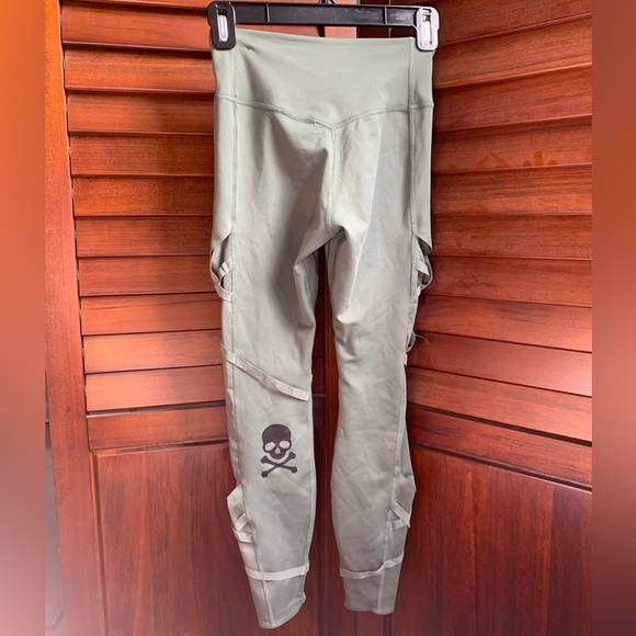 Soul Cycle x Nike Strappy Olive Leggings - Picture 4 of 7